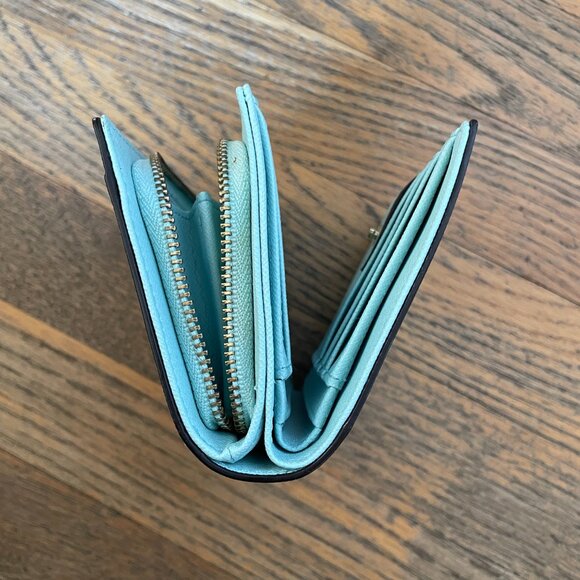 Kate Spade New York Cara Newberry Lane Blue Small Leather Fold Wallet - Picture 4 of 10